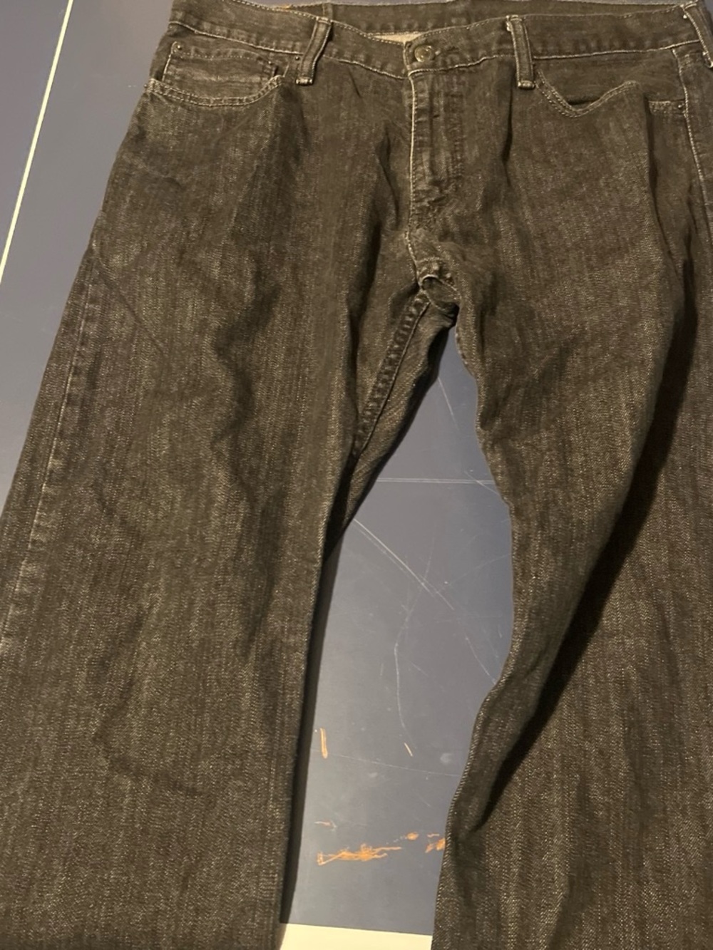 Levi's Men's Charcoal Gray Relaxed Jeans